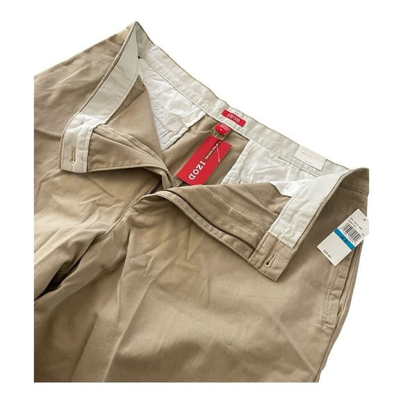 Izod Men's Tan Flat Front Shorts - Picture 4 of 13